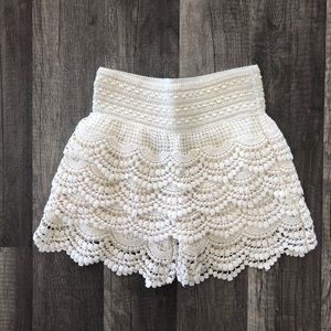Ivory lace shorts 7/8